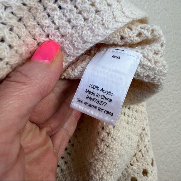 SO • Floral Crochet Sweater - Picture 7 of 13